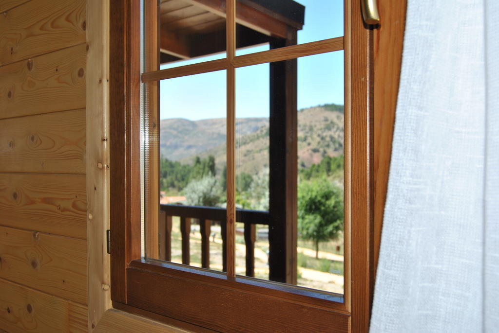 Cabanas De Javalambre Camarena de la Sierra Ruang foto