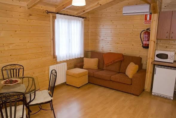 Cabanas De Javalambre Camarena de la Sierra Bagian luar foto
